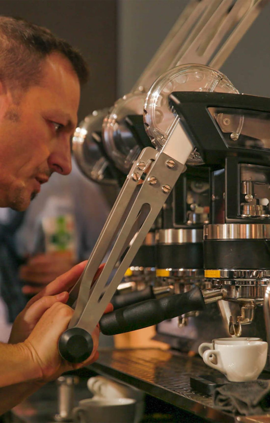 Barista przy dźwigni Levy S